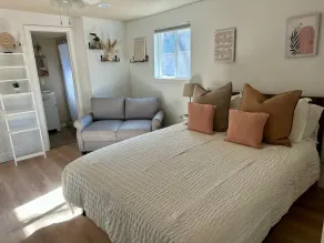 2024 Remodeled Creekside Cabin Steps to Downtown Manitou Springs Lic#9244 - Image 3