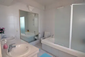 Di fronte al mare unico 4 villa con piscina e ampio terrazzo - Image 3