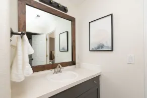 King Bed - Pet Friendly - EV Charger - Emersen’s Place - Image 2