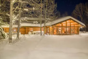 Luxury Home Rental in Wilson, Wildflower Lodge - Image 3