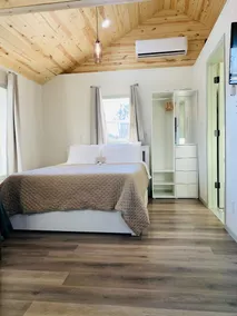 Settle in at the Petite Retreat. - Image 5