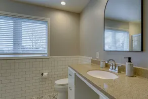 < 1 Mi to Oakland University: Cozy Retreat w/ Yard - Image 3
