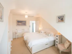 SPIRAL VIEW, family friendly, with a garden in Perranporth - Image 5