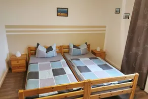 Kubis Modern Retreat - Image 4