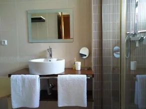 Luxury,Spacious,2 bedroom/2 bathroom apartment in Alvor, Free WiFi, (57295/AL) - Image 3