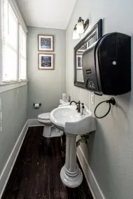 Gorman House-As Seen On HGTV's Fixer Upper Silos Downtown Baylor McLane Stadium - Image 3