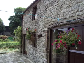 Lovely limestone cottage in the heart of the Peak District. - Image 5