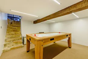 8 bedroom luxury holiday home in the Cotswolds with a hot tub - Stonewell Farmhouse - Image 5