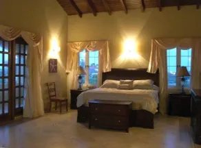 Walking to the Beach Villa - Image 3