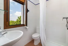 Finca vicino a Pizarra, vicino a Malaga e al mare, piscina, WiFi, tutte le camere hanno il proprio bagno - Image 3