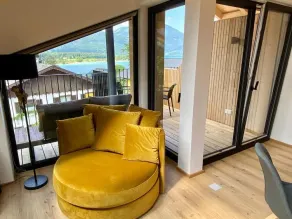 Deluxe One-Bedroom Apartment with Lake View - Image 5