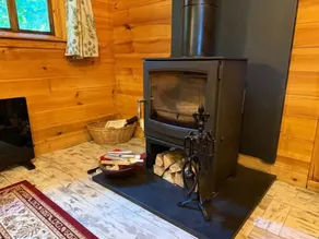 Woodland lodge - Image 2