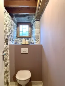 A beautifully renovated 18th-century house - Image 4