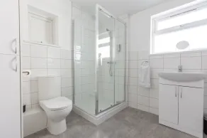 Platform Stadium Apartment - Image 3