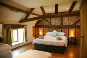 Self-catering farmhouse set in 68 acres of private land - dog and child friendly - Image 5