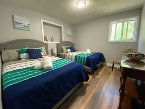 Lafontaine Beach House - HOT TUB & SAUNA - Image 2
