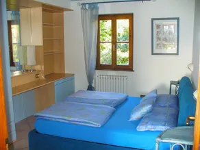 Charmerende 2 værelses lejlighed med balkon og smuk udsigt over søen - Image 3