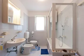 Top location, apartment for up to 4 persons, fully equipped for a relaxing and beautiful holiday - Image 2