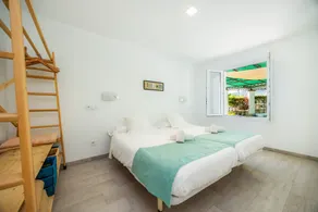Near the beach and with a communal pool – Casa Can Sureda Mas - Image 5