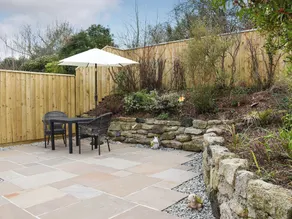 Cottage accogliente e familiare con barbecue e giardino - Image 5