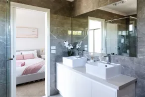 4Bedrooms 3.5bath' with NETFLIX & NBN near Forest Hill Chase Shopping centre - Image 3