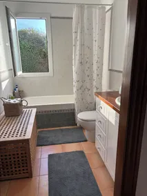 Rymligt familjehus 5 minuter från stranden i den lilla byn Na Macaret - Image 2