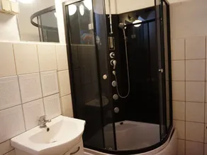 Holiday Home With Lake View - Image 4