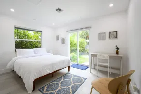Bright & Comfortable Apt in Victoria Park - Image 4