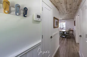 4 Bdrm South Exposure! Shallow Water, Level Land! 2017 Newly-Renovated Kitchen! - Image 5