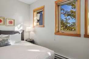 LG423 Canmore Family Home- Top Floor, A/C, Hot tub, Pool, Gym, Free parking - Image 5