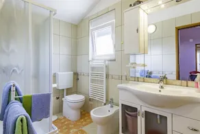 Apartment in a quiet location - Image 2