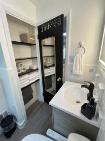 Cozy, Modern Escape; PlayStation 5 and King Suite - Image 5