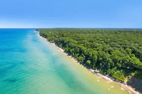 Stay on Lake Michigan ~ Private Hot Tub, Fire Pit, Lakeside Deck! - Image 3