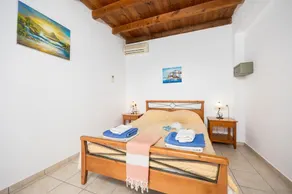 Spiros Beach Villa - Image 4
