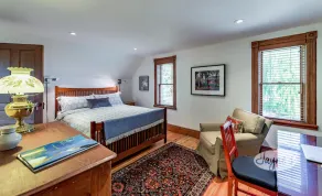 Delightful 4 bedroom 3 bath renovated farmhouse near Creemore - Image 5