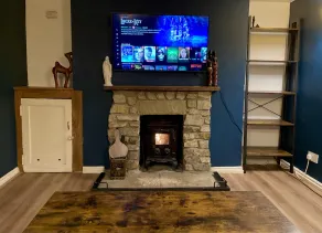 Cosy Victorian Cottage in Crowborough with Log Burner and parking - Image 2