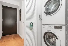 Beautiful 1 BD Condo in Downtown #1914 - Image 2