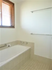 Bear's Hideaway - Image 3