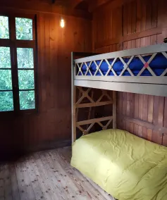 Chalet in the heart of a park - Image 4