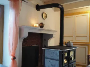 Typical house, lake view room, sleeps 10 WIFI. - Image 3