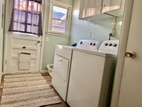 Cute, Cozy Home! Only ONE Block From Mercy! - Image 3