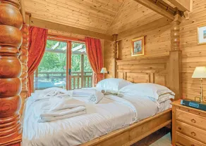 Falkner Watersedge Lodge - Image 2
