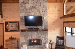 Riverfront cabin on the Toccoa River w/hot tub  NO HIDDEN FEES - Image 2