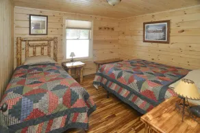 Stay on Kingdom Trails in a three bedroom cabin! - Image 4
