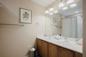 Dogs welcome! Adorable 3-Bedroom Coastal Home in Historic Old Town Bluffton - Image 5