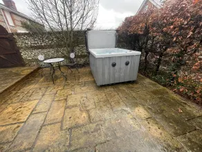 Luxurious Snowdrop Cabin with Private Hot Tub - Image 4