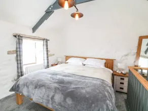 POLGEAR VIEW, romantic, luxury holiday cottage in Redruth - Image 4