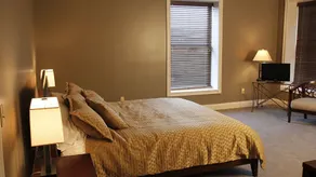Condo peut accueillir jusqu'à 8 / Unité 205 / Droite acrooss la route de français Lick Hôtel! - Image 4