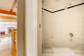 Vancouver Waterfront 1480SF 2BR Townhome with Deck - Image 4