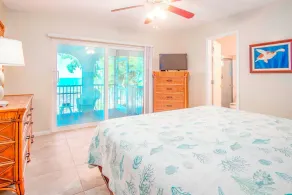 Hidden Paradise 3bed/3bath single family home with open water views & dockage - Image 5